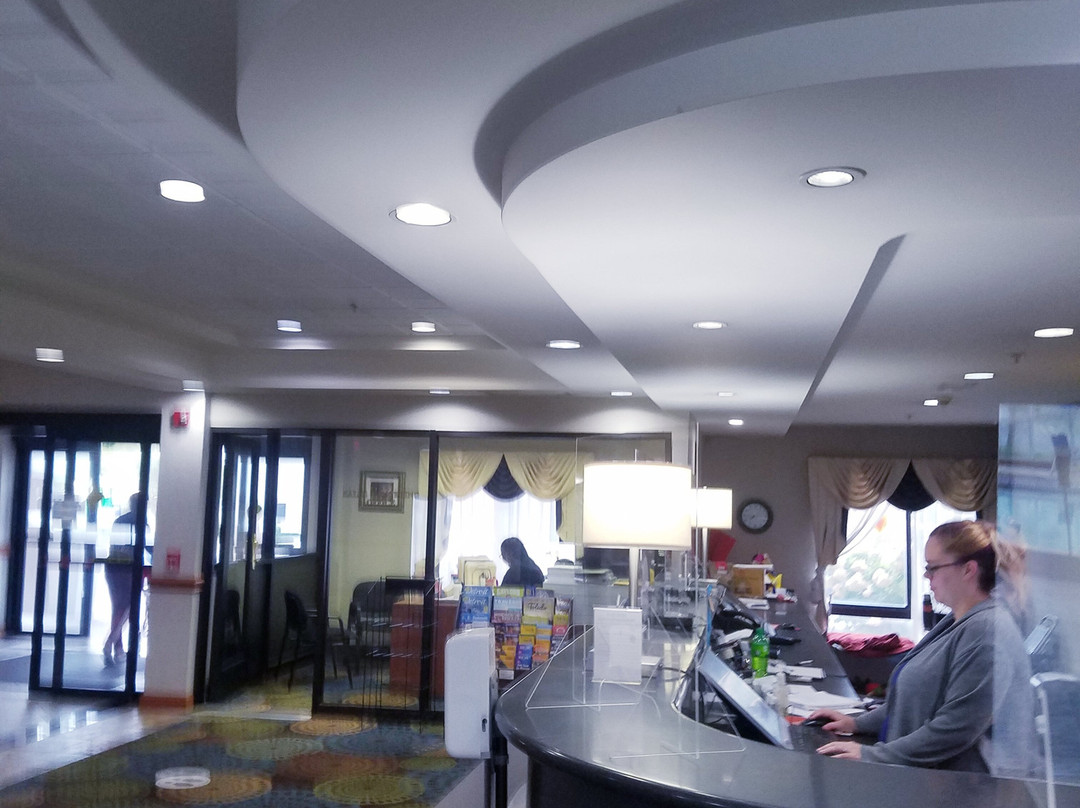 Holiday Inn Express & Suites Belleville (airport Area) By IHG主图