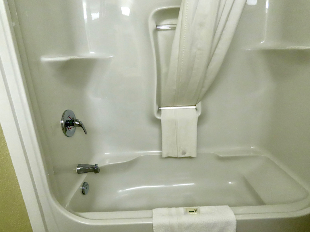 Days Inn & Suites by Wyndham Thompson主图