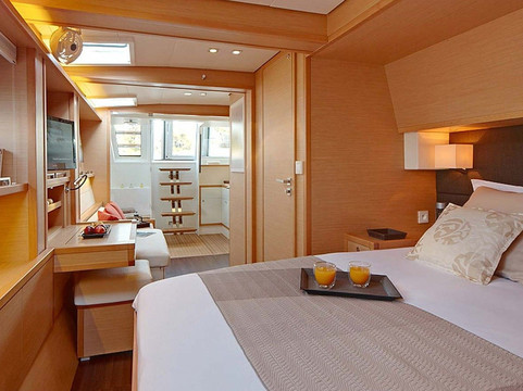 Board a Boat-拿骚必去景点