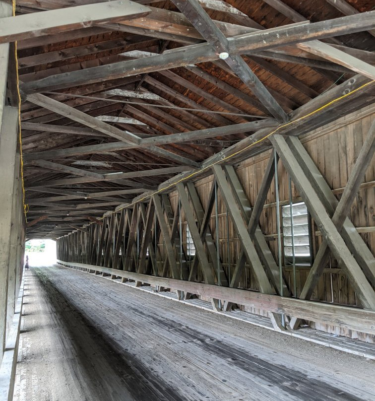 Harpersfield Covered Bridge景点图片