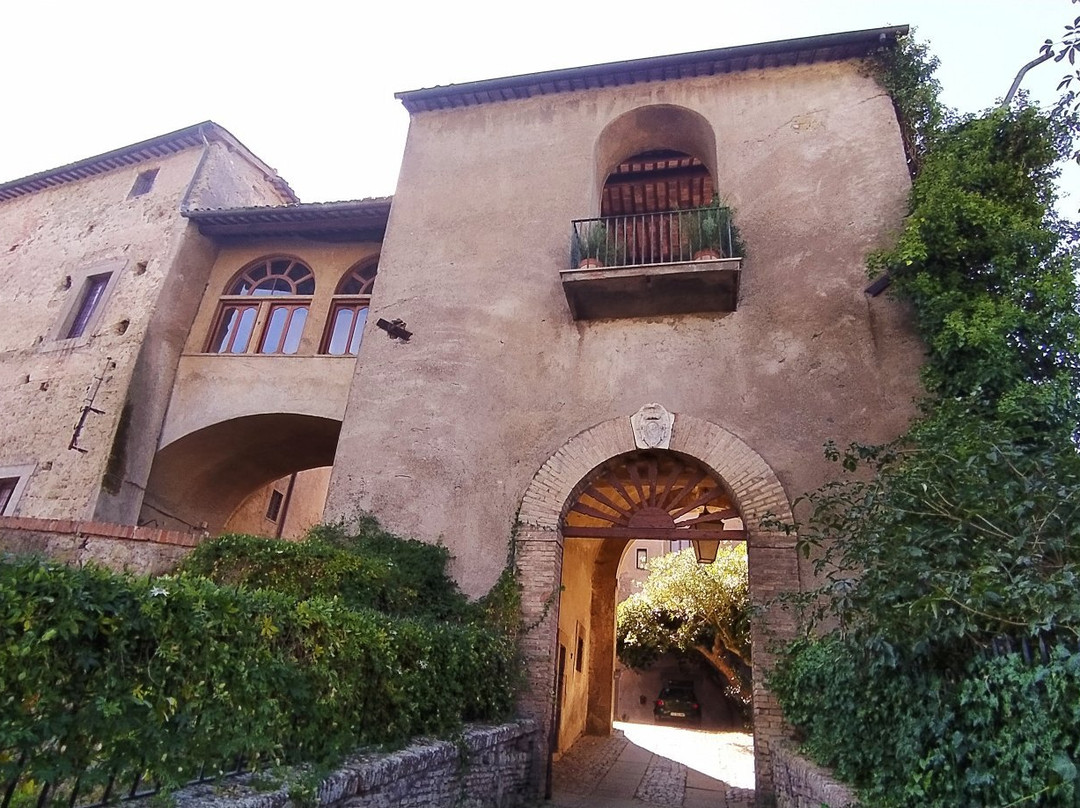 Castello Ferraioli o Castello Farnese di Isola Farnese景点图片