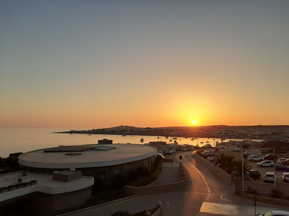 Orangeshark Diving Centre-梅雷赫必去景点