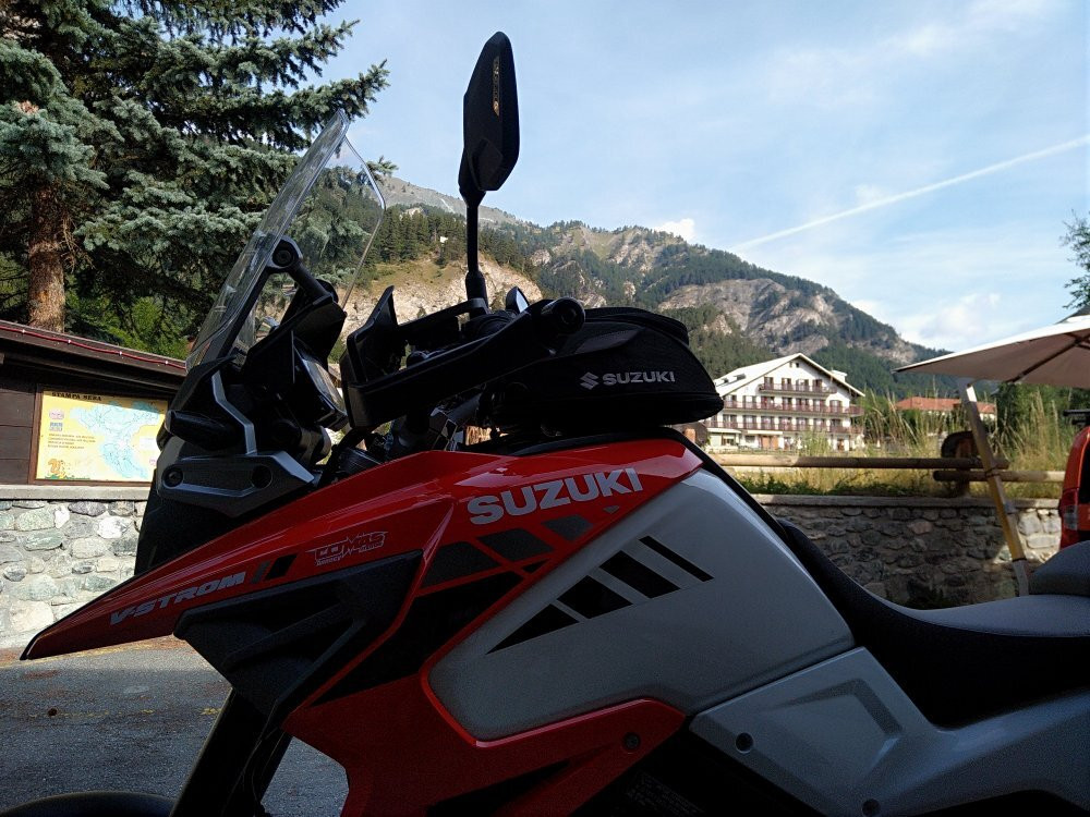 雪绒花酒店主图