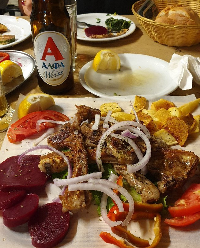 Zoukas Restaurant & Apartments