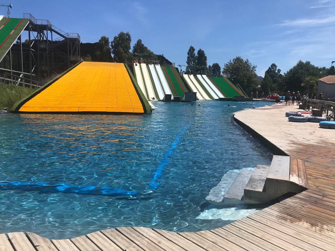 Drop-in Water Jump Park景点图片