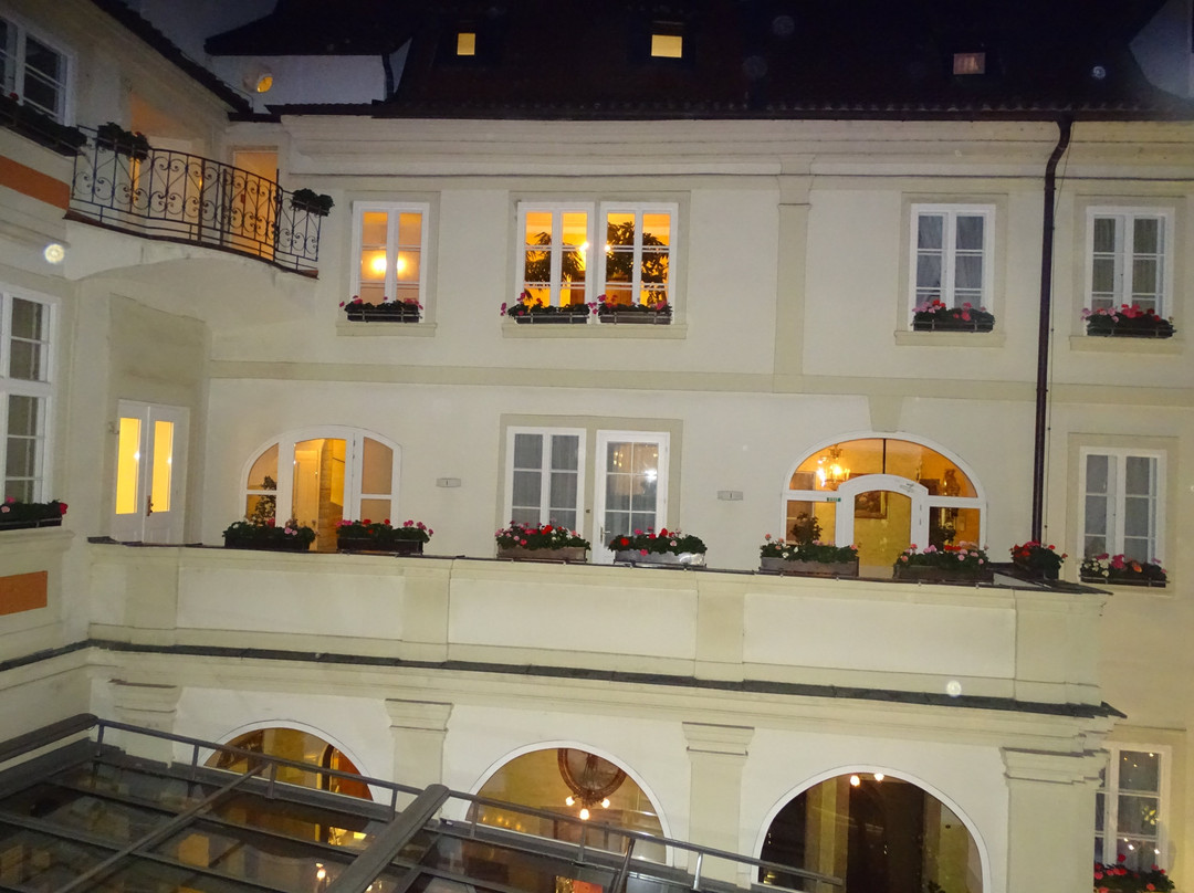 艾恩盖特套房酒店主图