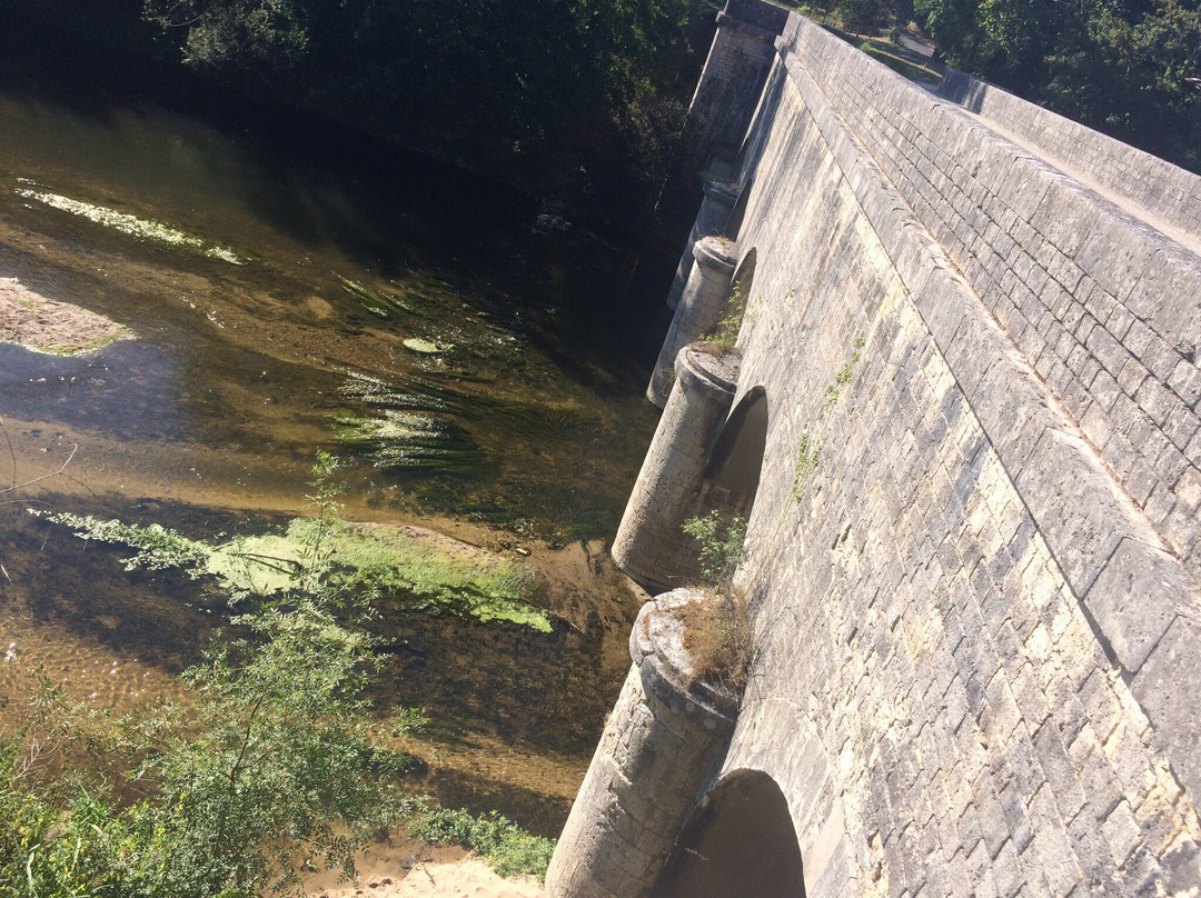 Pont-Canal sur la Sauldre-Chatillon-sur-Cher必去景点
