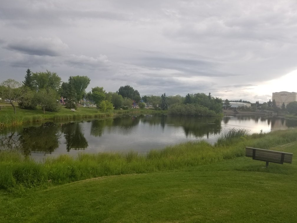 Broadmoor Lake Park景点图片