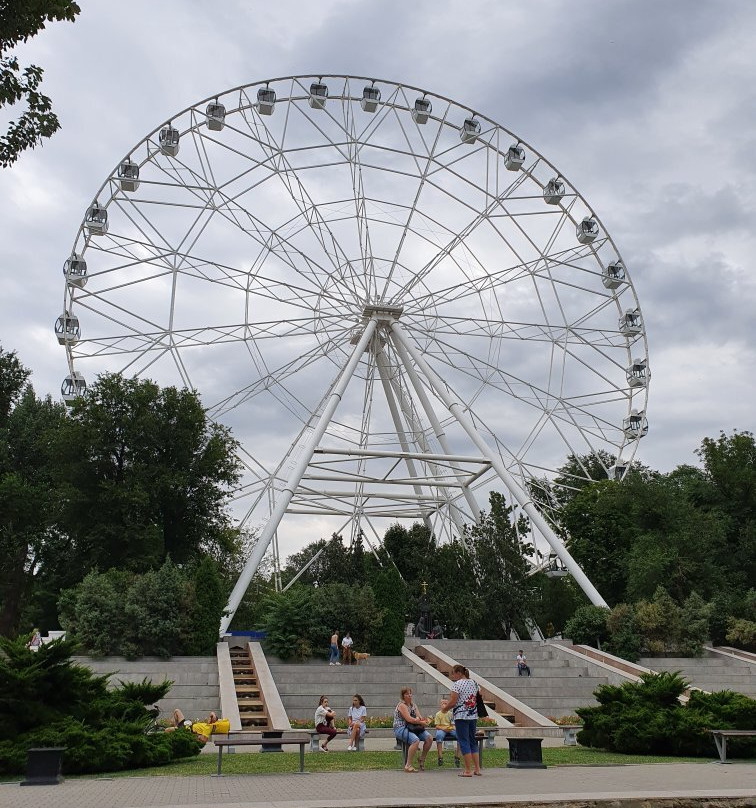 Ferris Wheel Odno Nebo景点图片