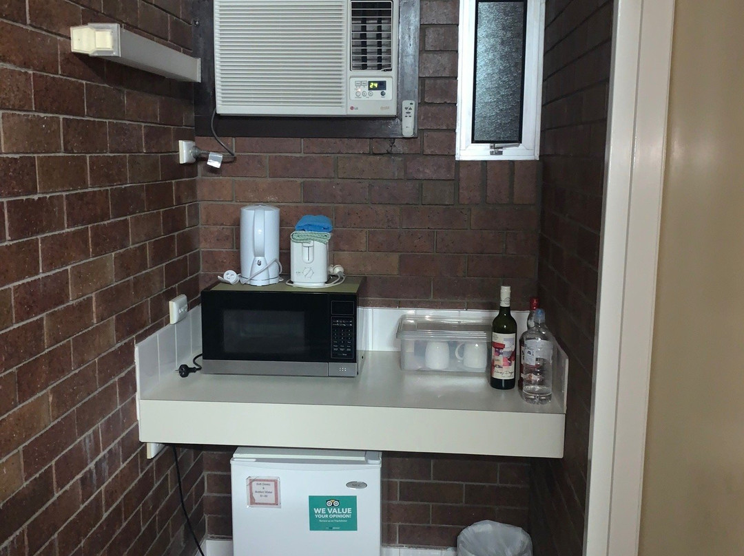 Golden West Motor Inn主图