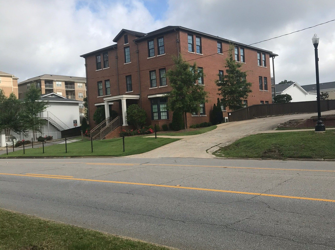 The Collegiate Hotel主图