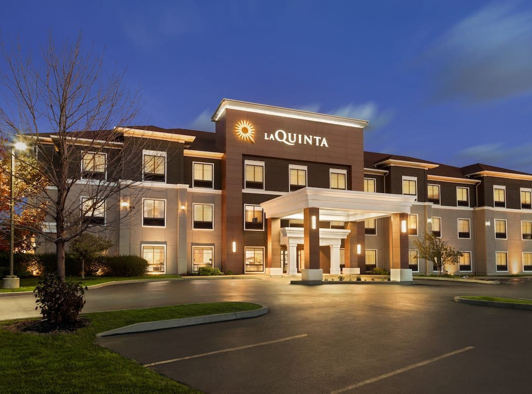 La Quinta Inn & Suites by Wyndham Lackawanna主图