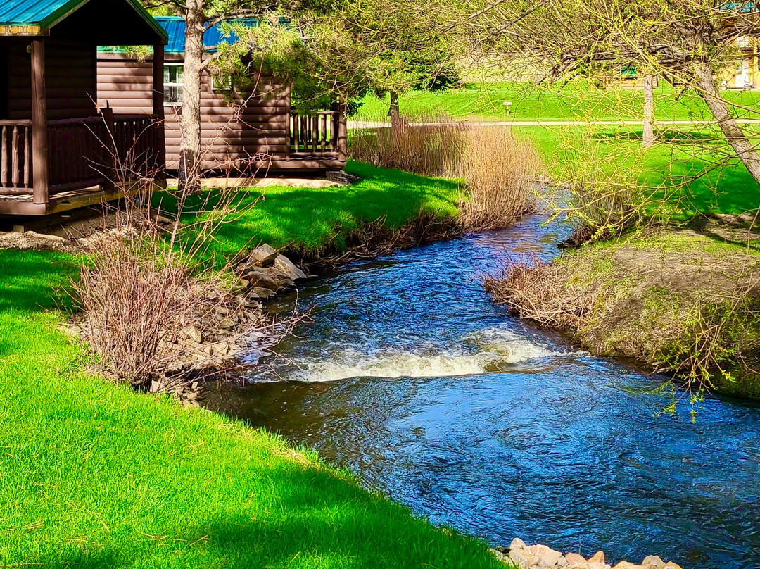 Larsson's Crooked Creek Resort, RV Park, Creekside Cabins and Lodge