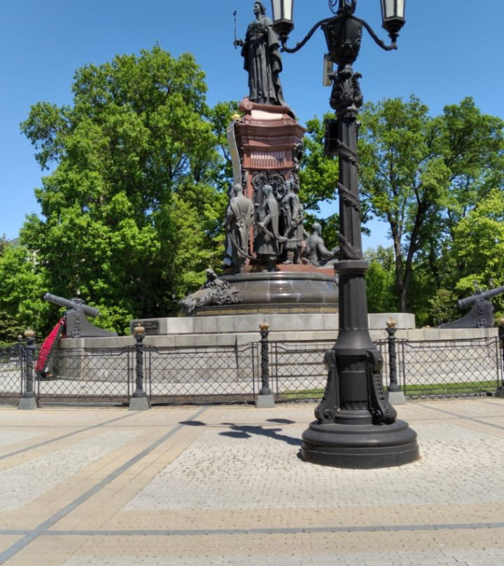 Monument to Catherine the Great景点图片