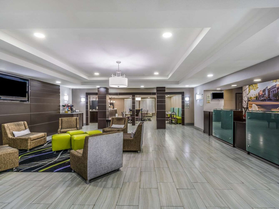 La Quinta Inn & Suites by Wyndham Canton MS主图