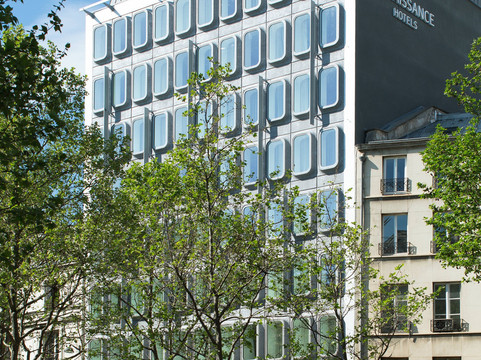 巴黎共和万丽酒店主图