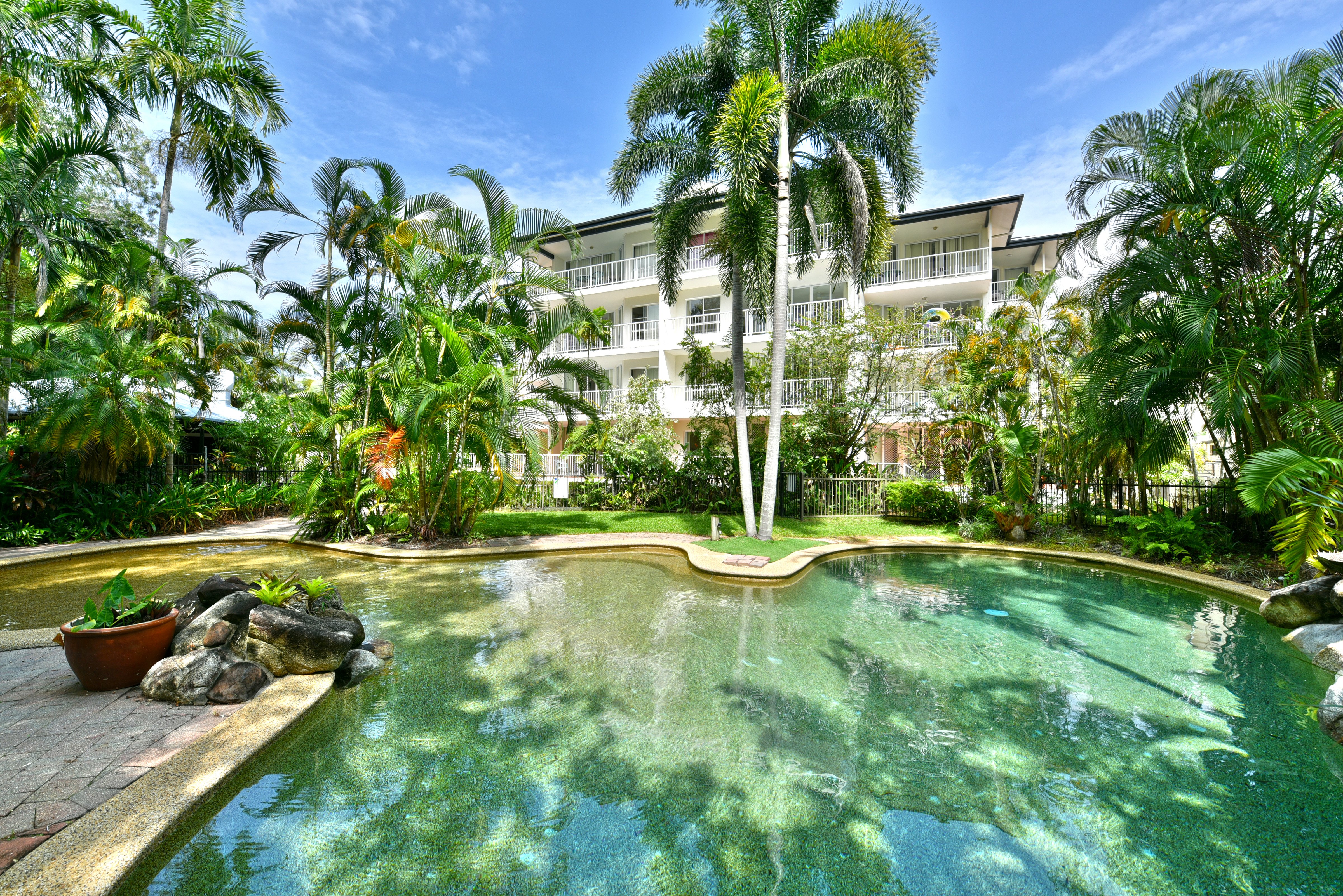 Golden Sands Beachfront Resort-官方