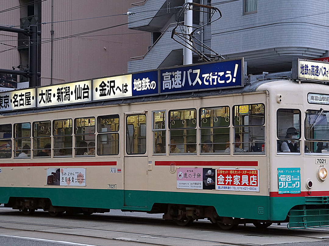 Toyama City Tram Line景点图片
