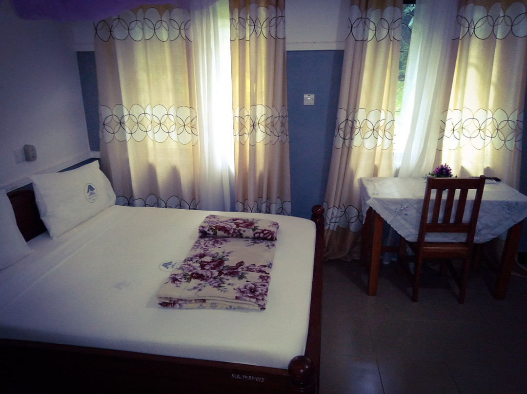 Nguzo Campsite Lodge