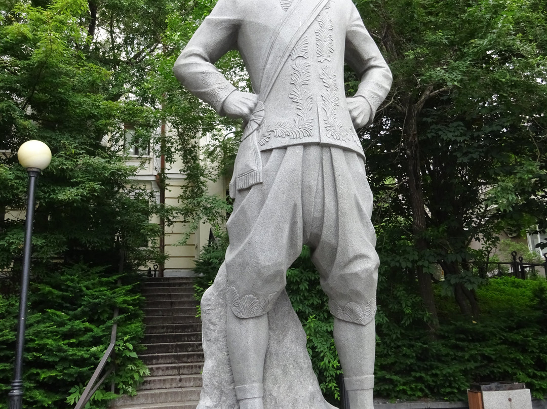 Yul Brynner Monument-海参崴必去景点