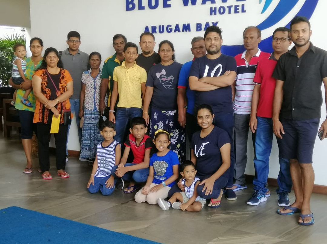 The Blue Wave Hotel主图