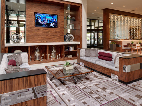 东兰辛大学广场万豪酒店主图