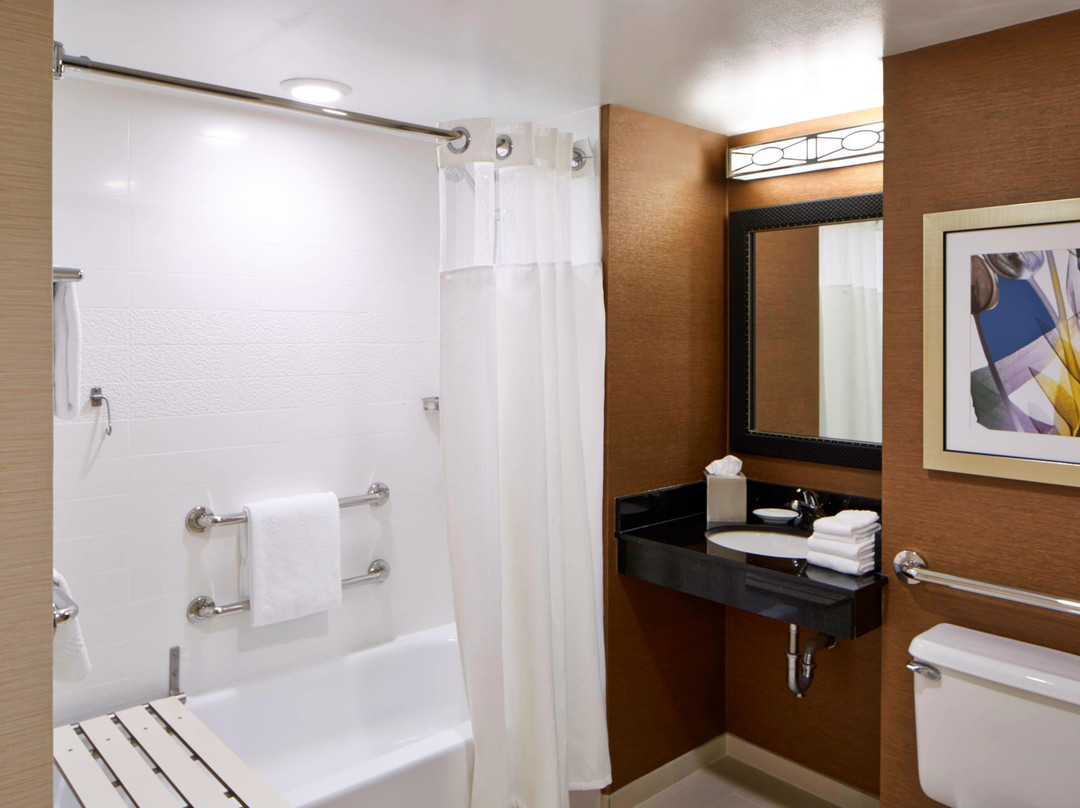 罗切斯特东部万枫酒店主图