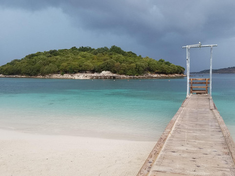 Paddleboarding in the islands-Ksamil必去景点