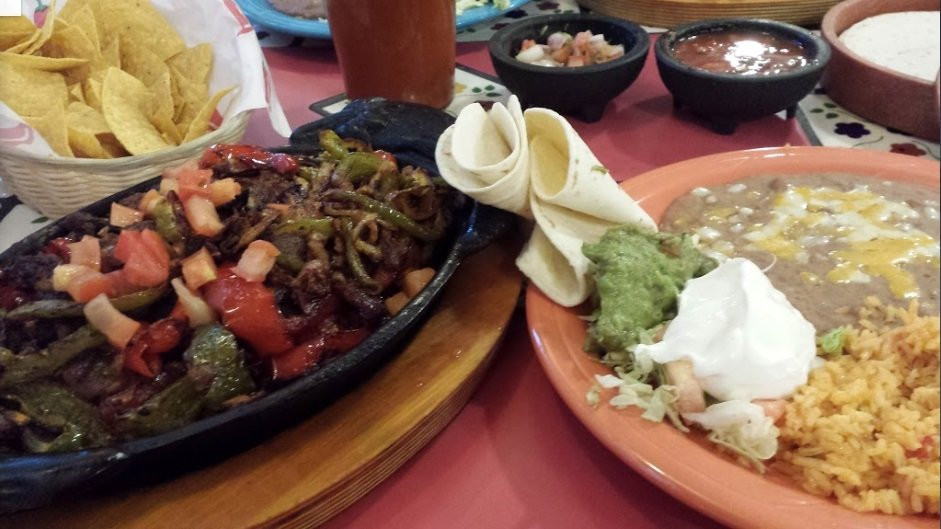 La Pinata Mexican Restaurant and Lounge景点图片