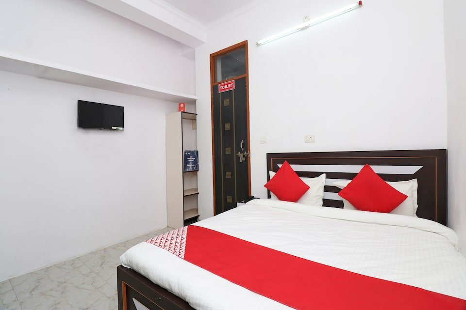 OYO 18395 Star Palace主图