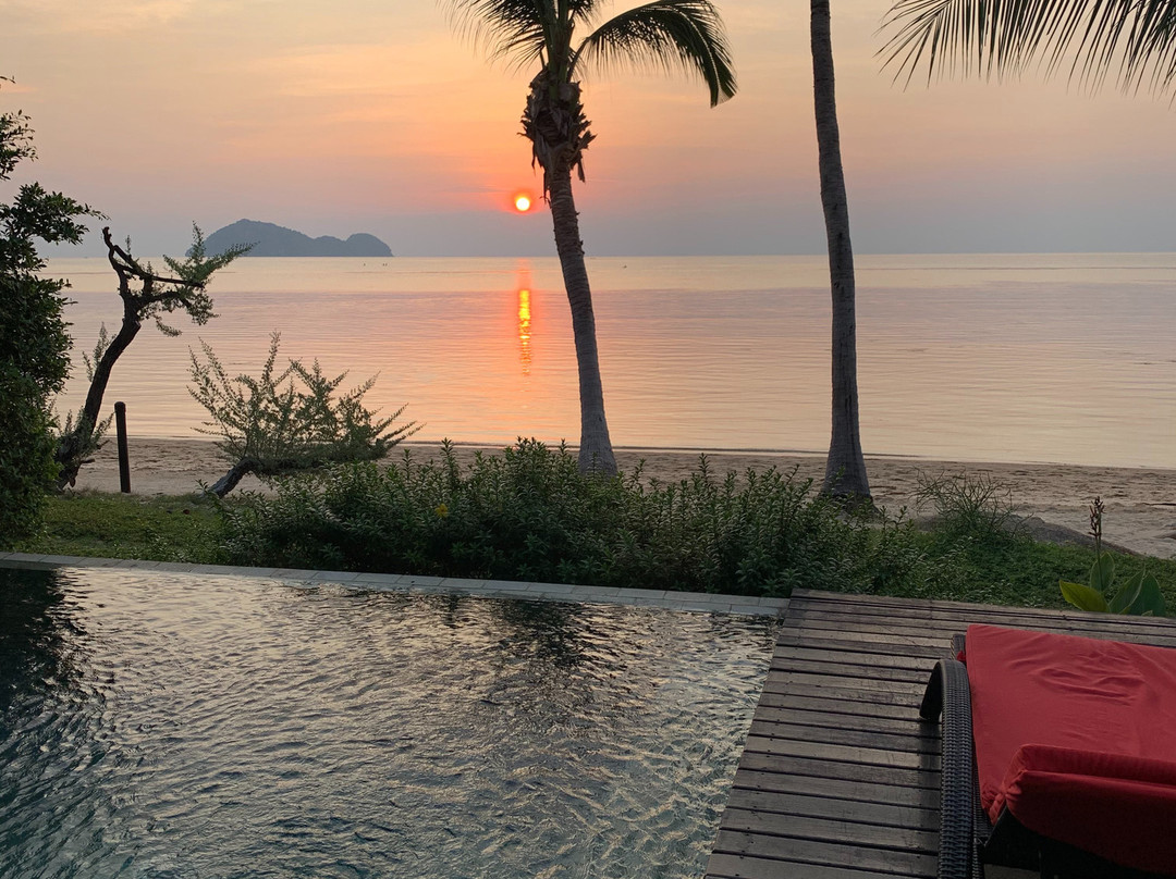 帕岸岛库普库普海滩别墅度假村主图