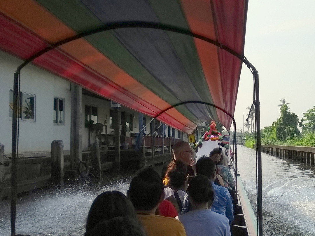 空叻玛荣水上市场景点图片
