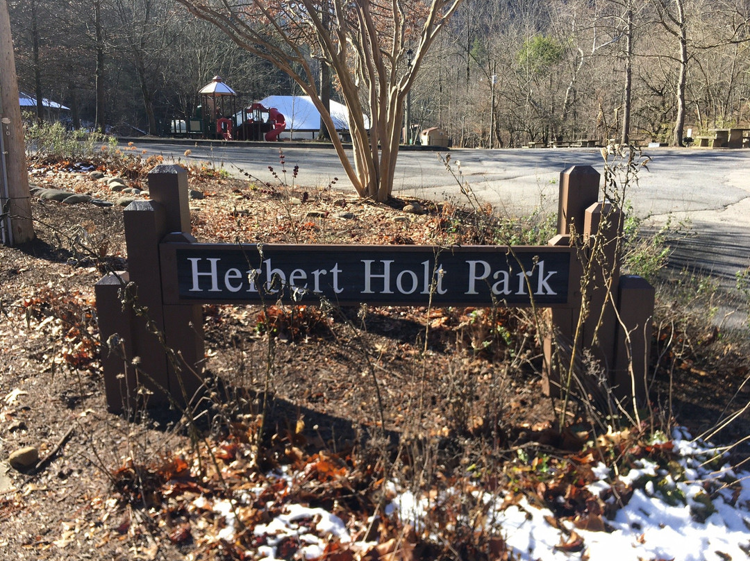 Herbert Holt Park景点图片