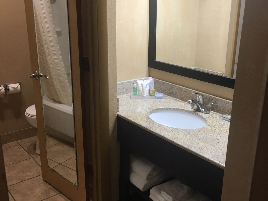 贝斯特韦斯特十字路口酒店主图