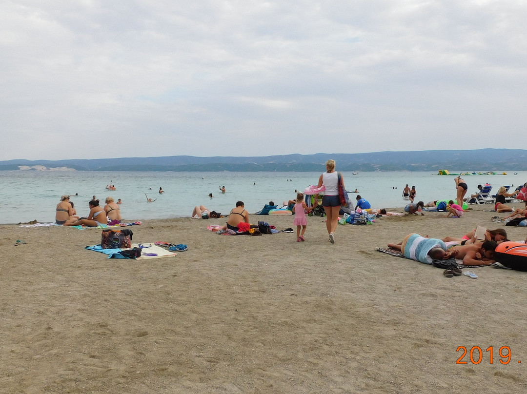 Municipal beach景点图片