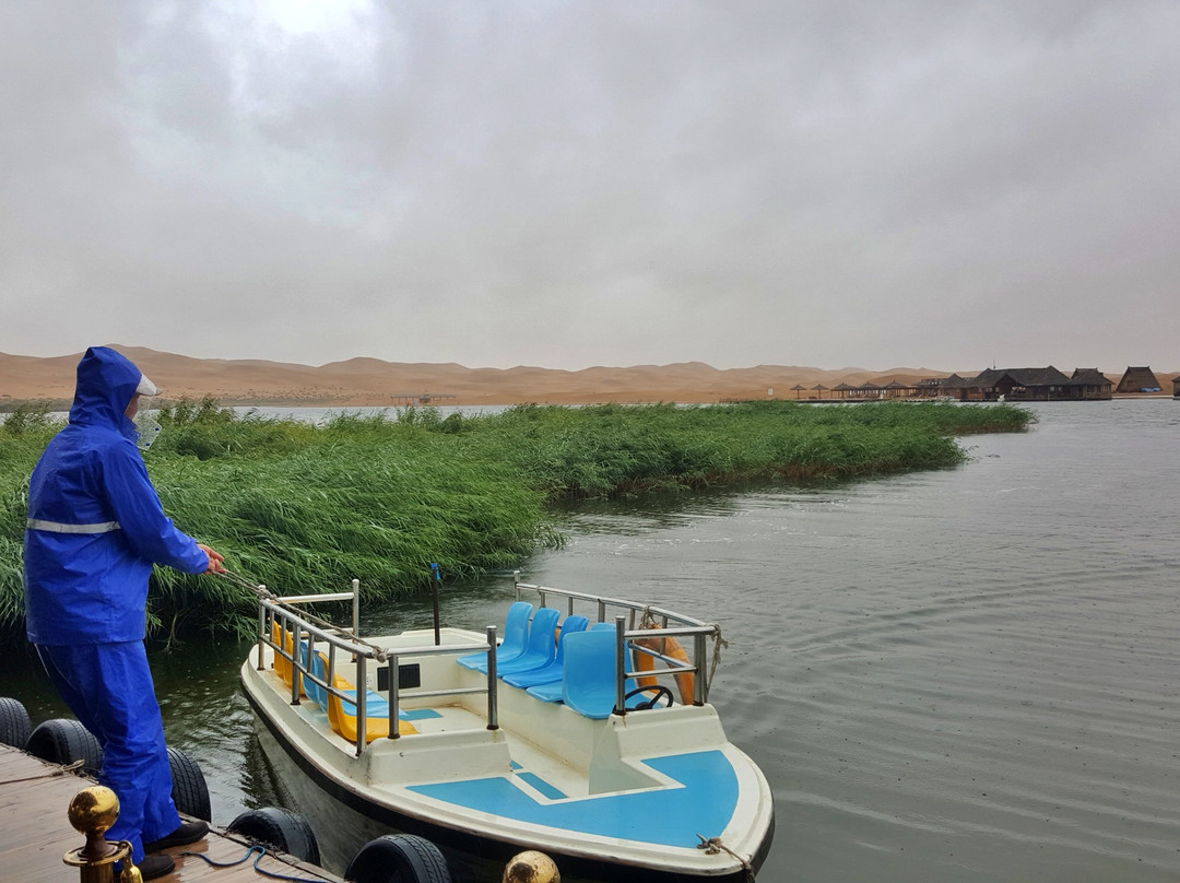 月亮湖-阿拉善左旗必去景点