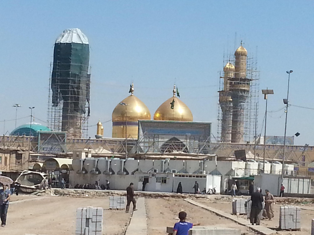 Al-Jawadain Holy Shrine景点图片