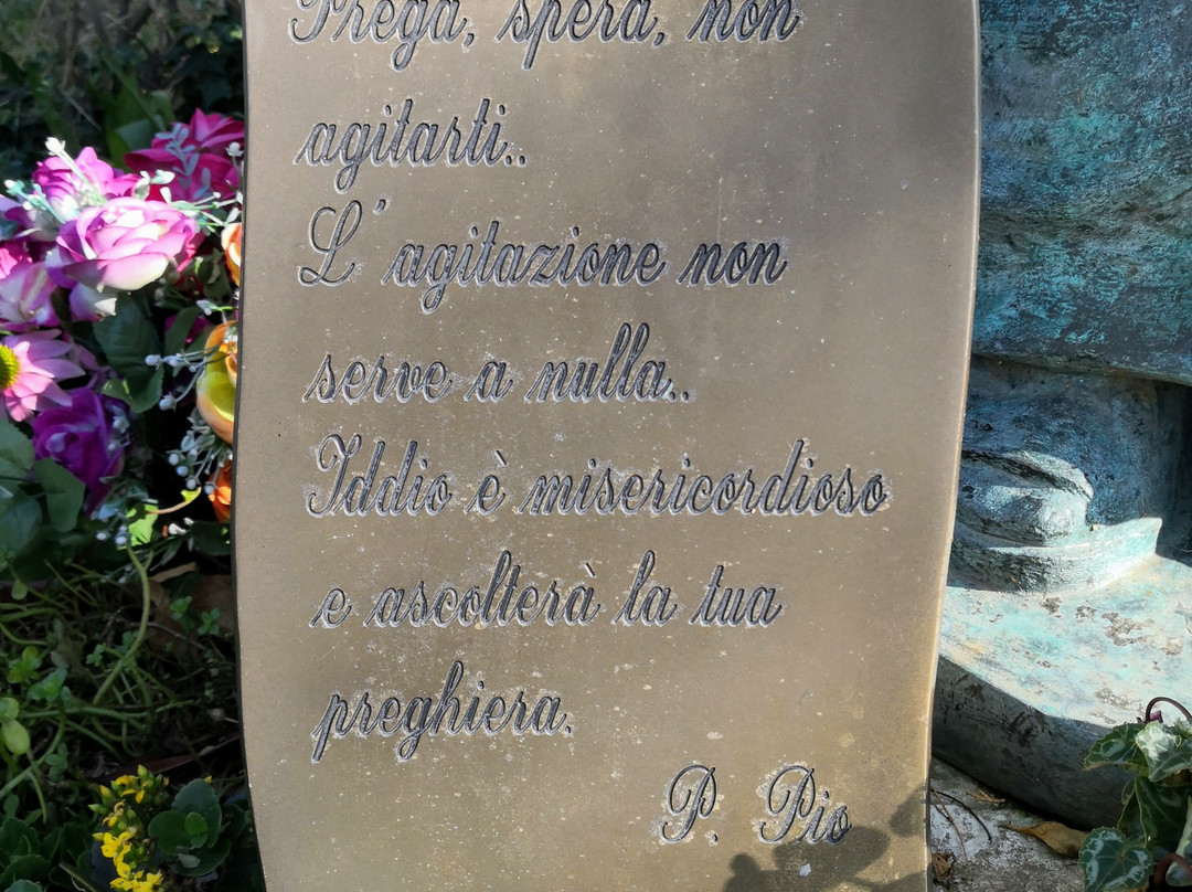 Monumento a Padre Pio-Gabicce Mare必去景点