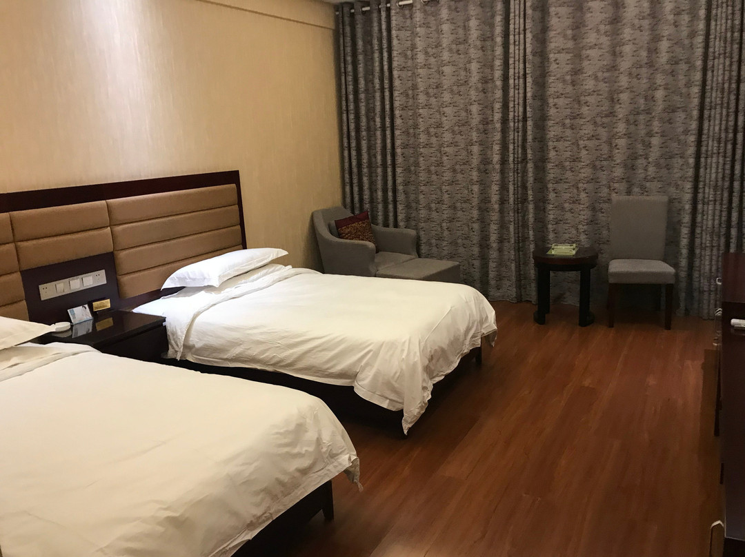 慕士塔格大酒店主图