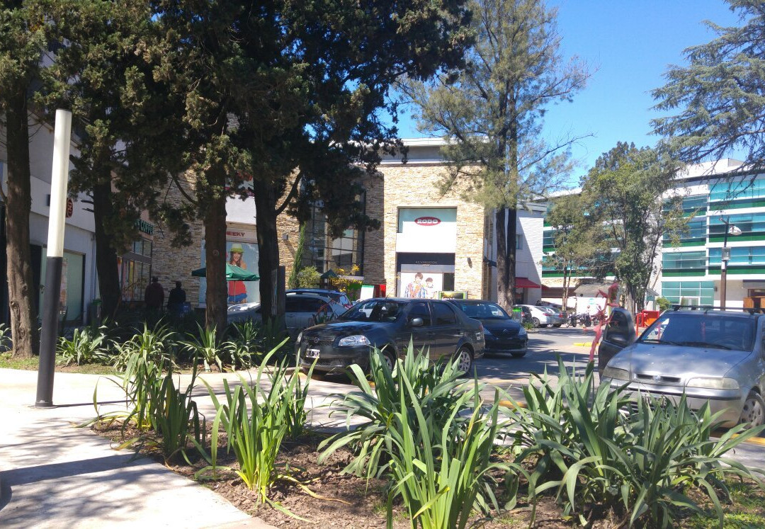 Manzanares旅游景点-Paseo Champagnat