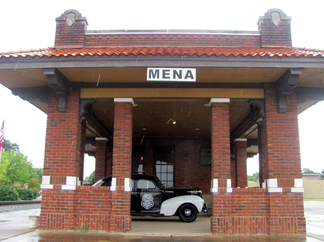 Dequeen Courtyard Inn主图