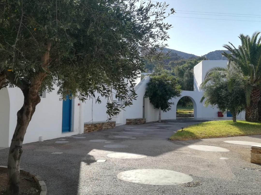 Far Out Village主图