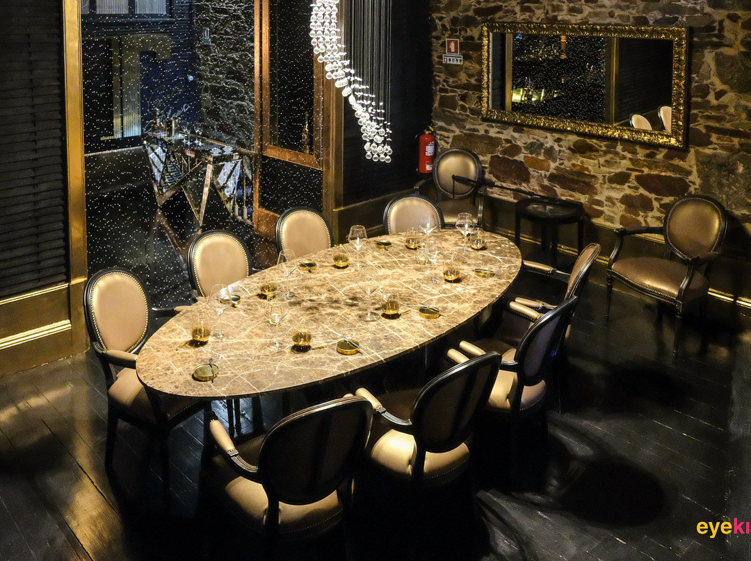 Landim餐馆和美食-T Gold Floor