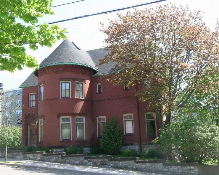 Chipman Hill Suites