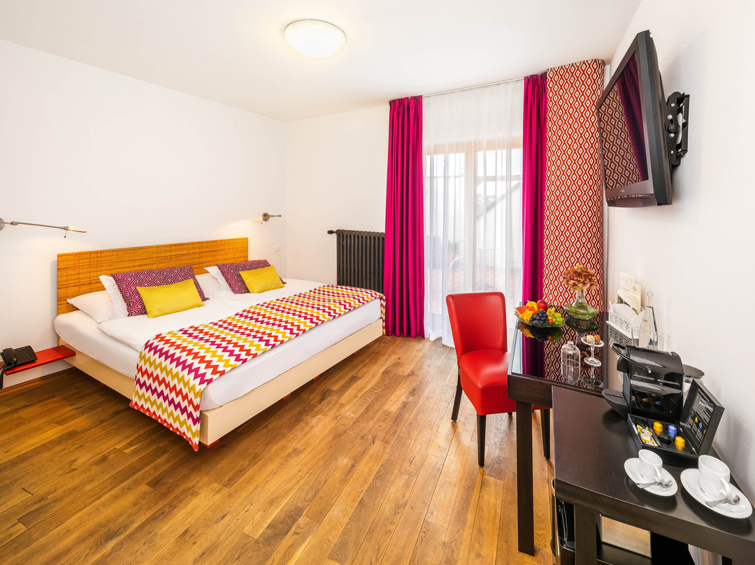 Bellevue Hotel Karlov主图