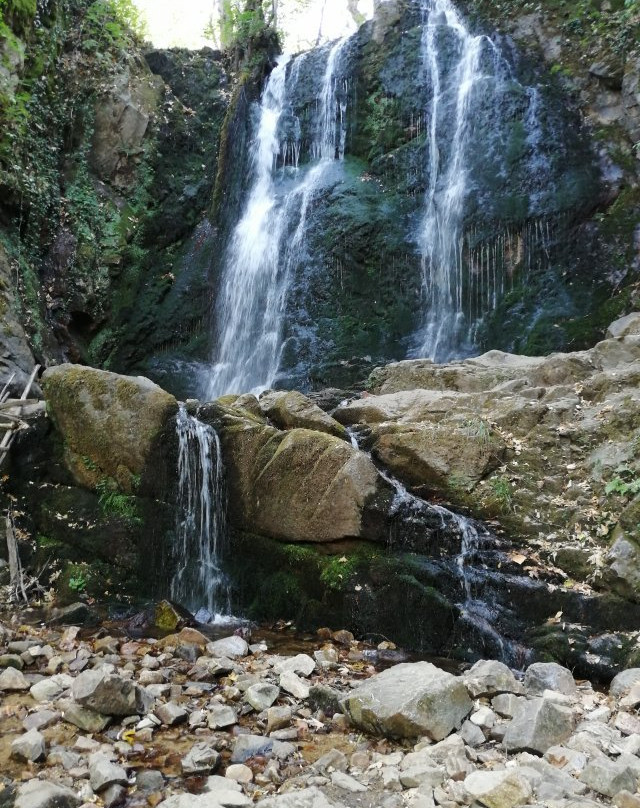 Kolesino Falls景点图片