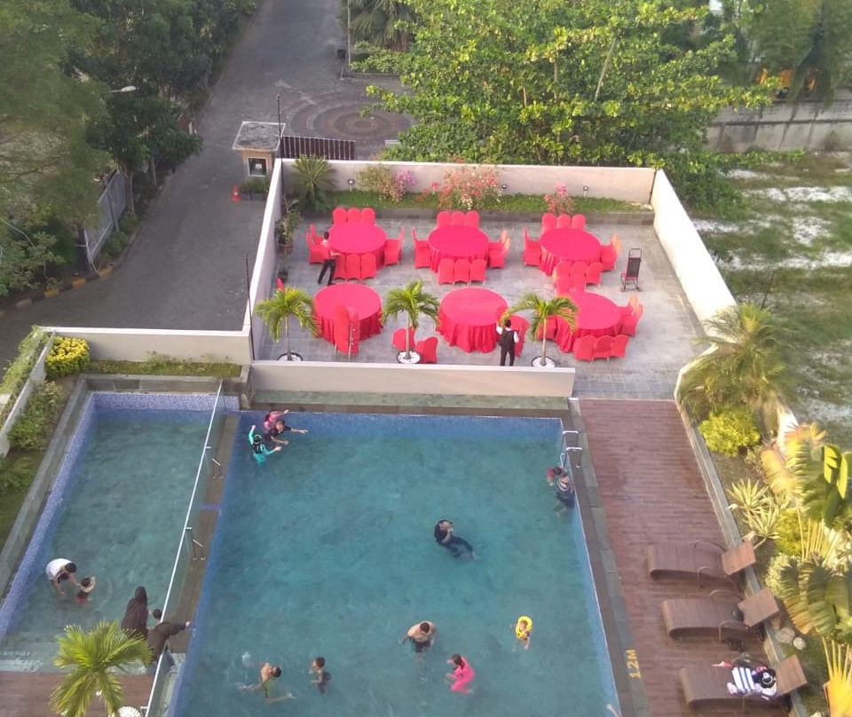 Ayola First Point Hotel Pekanbaru主图