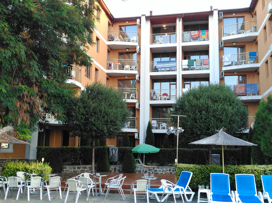 Hotel Vemara Club主图