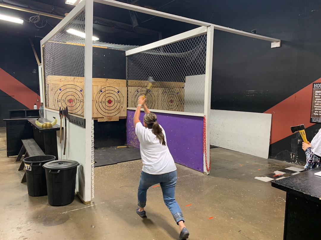 STL Axe Throwing-圣查尔斯必去景点