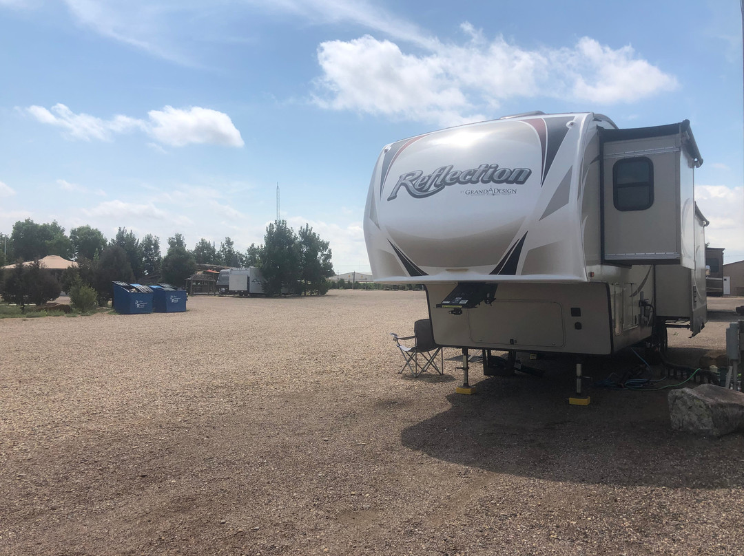 Sundance High Plains Rv Park And Cabins主图